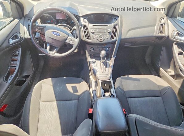 1FADP3F26HL302559 2017 FORD FOCUS Beige Vista del salpicadero