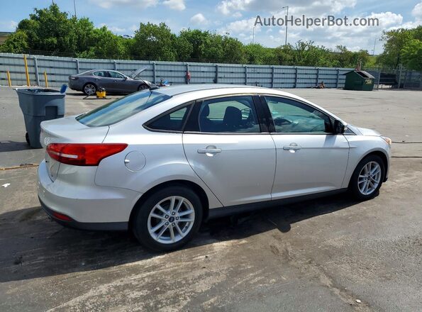 1FADP3F26HL337845 2017 FORD FOCUS Silver Trasero derecho