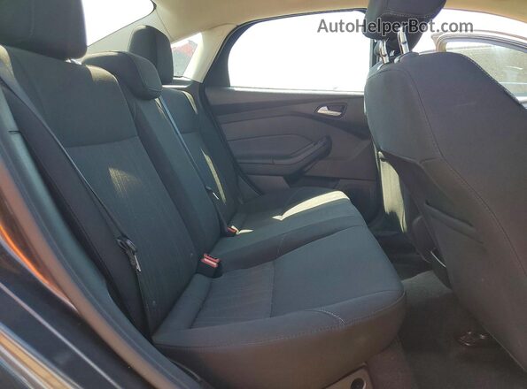 1FADP3F26JL227822 2018 FORD FOCUS Gray Вид задніх сидінь