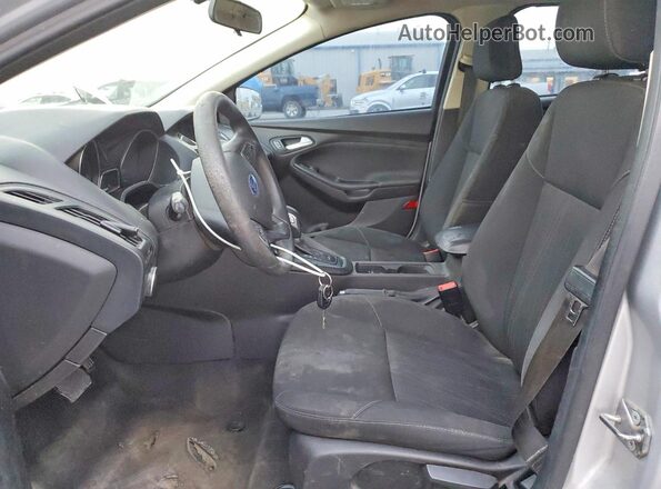 1FADP3F26JL286885 2018 FORD FOCUS Silver 