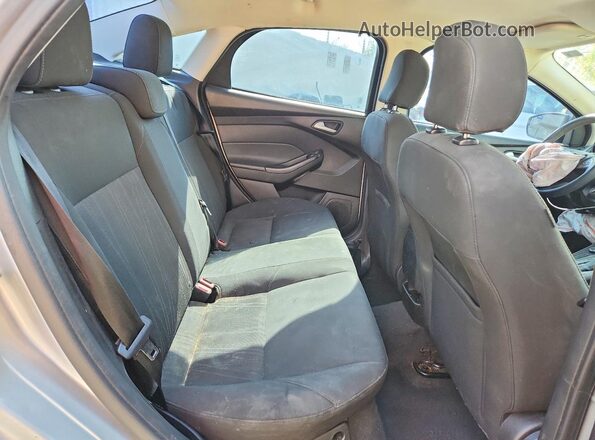 1FADP3F27GL216918 2016 FORD FOCUS Silver Հետևի նստատեղերի տեսք