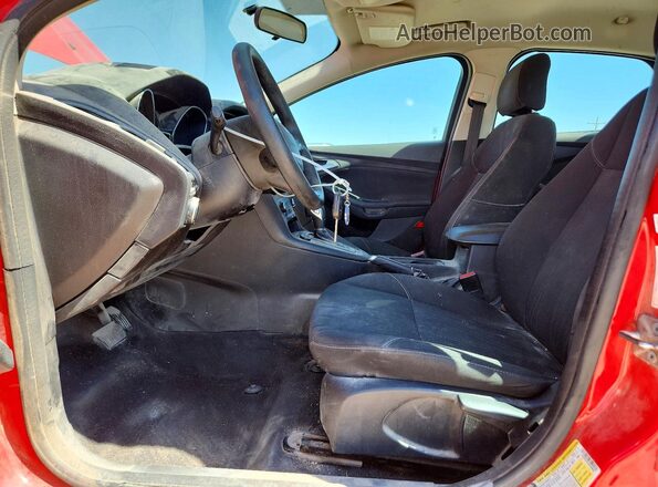 1FADP3F27HL259821 2017 FORD FOCUS Red Вид салону спереду