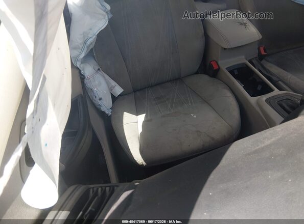 1FADP3F27HL263304 2017 FORD FOCUS Red Սալոնի դիմացի տեսք