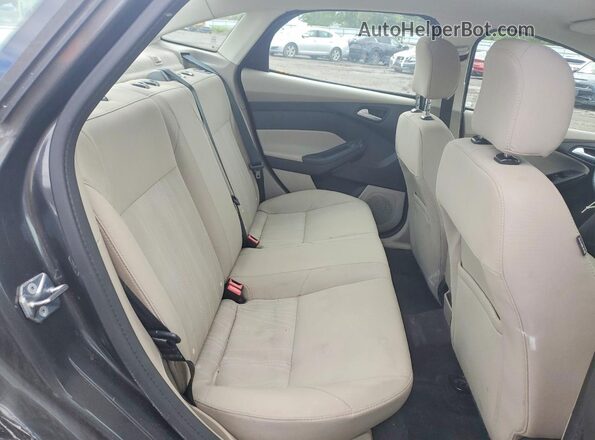 1FADP3F27HL275291 2017 FORD FOCUS Gray Vista de los asientos traseros