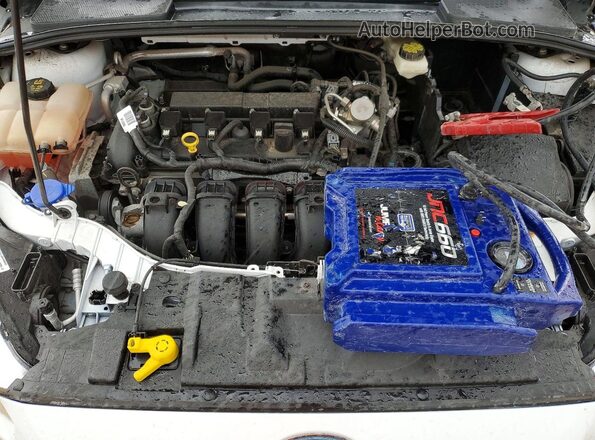 1FADP3F27HL300674 2017 FORD FOCUS Белый Вид задней части салона