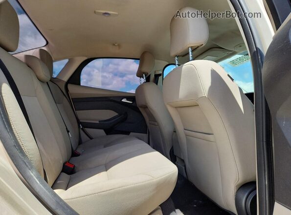 1FADP3F27HL328717 2017 FORD FOCUS Gold 