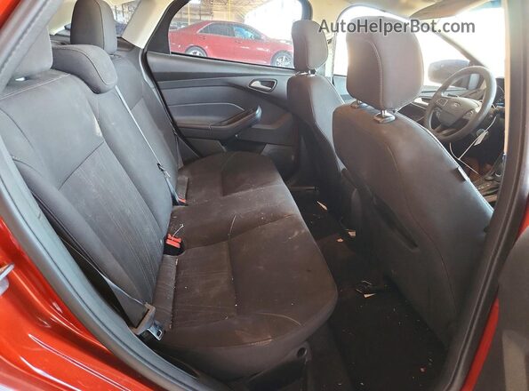 1FADP3F27JL270842 2018 FORD FOCUS Maroon Widok tylnych siedzeń