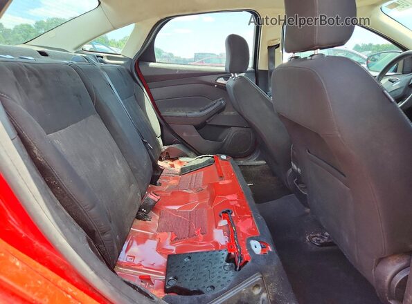 1FADP3F28GL279803 2016 FORD FOCUS Red Вид задніх сидінь