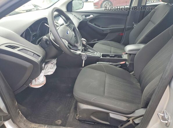 1FADP3F28GL398211 2016 FORD FOCUS Silver Front interior view