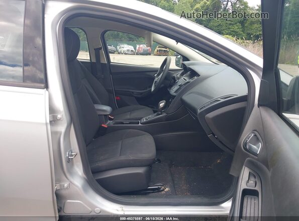 1FADP3F28HL251047 2017 FORD FOCUS Silver Սալոնի դիմացի տեսք