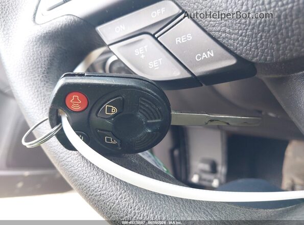 1FADP3F28HL251047 2017 FORD FOCUS Silver Առջևի վահանակի տեսք