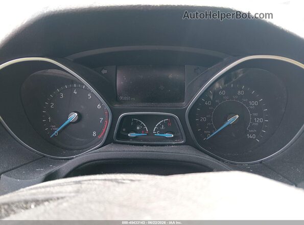 1FADP3F28HL339645 2017 FORD FOCUS Gold Вид задніх сидінь