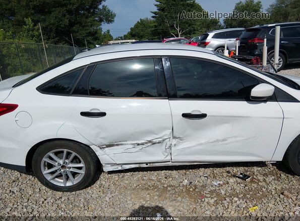 1FADP3F28JL287889 2018 FORD FOCUS White Widok z przodu