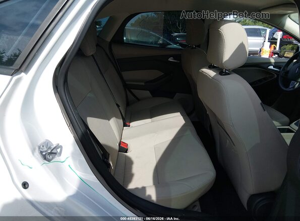 1FADP3F28JL287889 2018 FORD FOCUS White Widok naklejki z numerem VIN