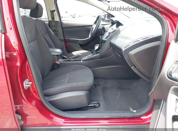 1FADP3F29GL229637 2016 FORD FOCUS Red Front interior view