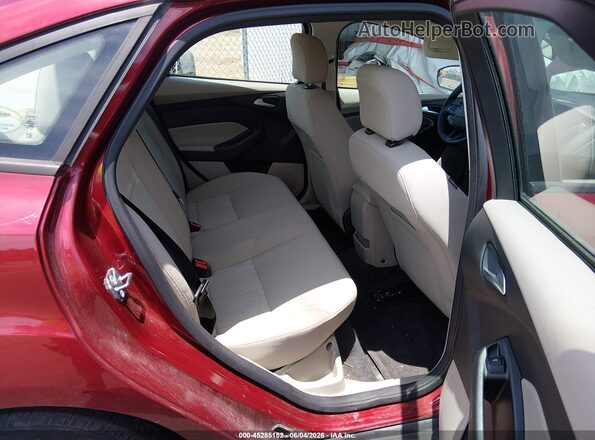 1FADP3F29GL249712 2016 FORD FOCUS Красный 