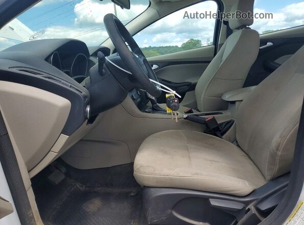 1FADP3F29GL271063 2016 FORD FOCUS White Widok wnętrza z przodu