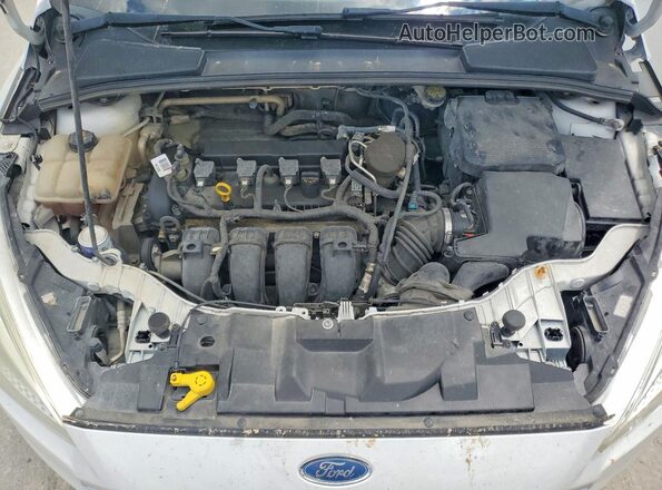 1FADP3F29GL271063 2016 FORD FOCUS White Widok wnętrza z tyłu