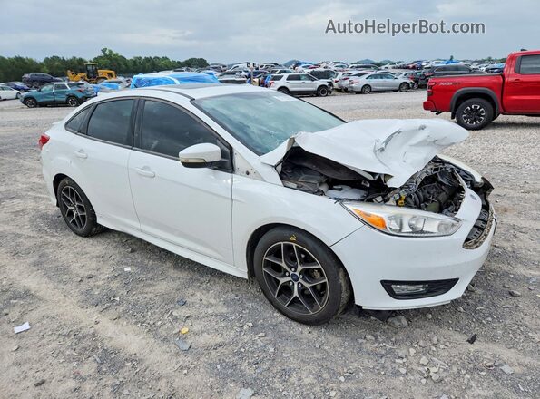 1FADP3F29GL273881 2016 FORD FOCUS White Przód prawy