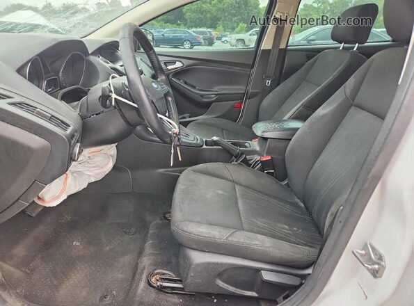 1FADP3F29GL273881 2016 FORD FOCUS White Widok wnętrza z przodu