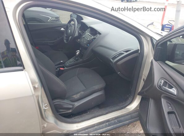 1FADP3F29GL352869 2016 FORD FOCUS Бежевый Вид салона спереди