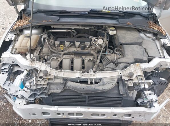 1FADP3F29HL286390 2017 FORD FOCUS Silver Вид ззаду