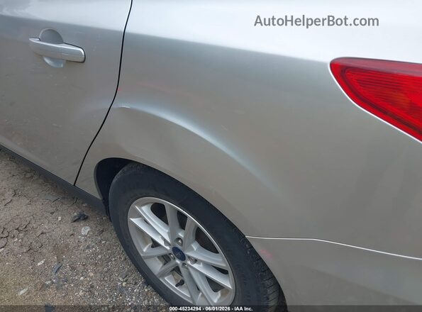 1FADP3F29HL286390 2017 FORD FOCUS Silver Вид задньої частини салону