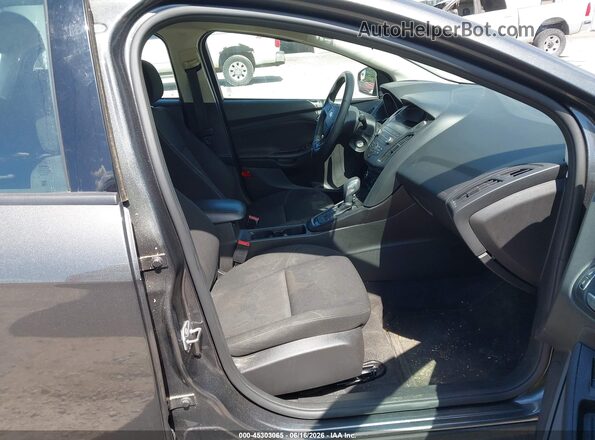 1FADP3F29JL276688 2018 FORD FOCUS Gray Вид салону спереду