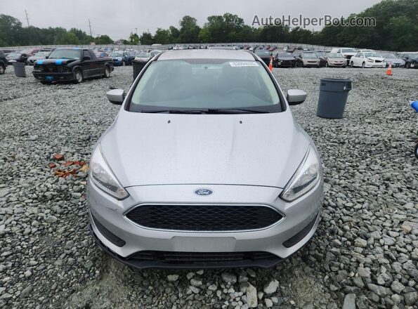 1FADP3F29JL299209 2018 FORD FOCUS Silver Widok z przodu