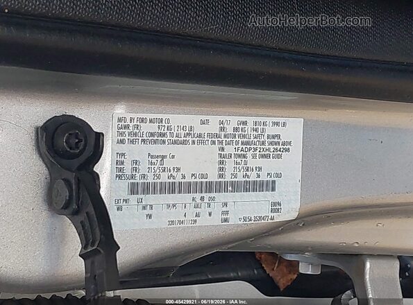 1FADP3F2XHL264298 2017 FORD FOCUS Silver Engine compartment view