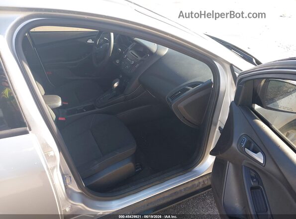 1FADP3F2XHL264298 2017 FORD FOCUS Silver Front interior view