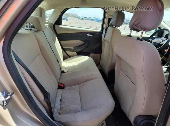 1FADP3F2XJL315384 2018 FORD FOCUS Gold Rear seats view