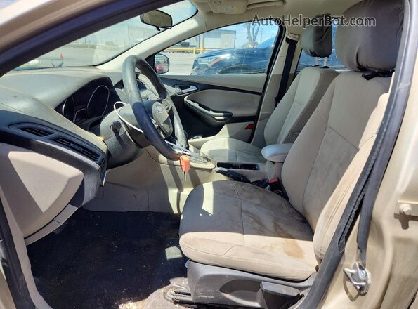 1FADP3F2XJL315384 2018 FORD FOCUS Gold Front interior view