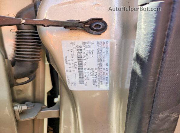 1FADP3F2XJL315384 2018 FORD FOCUS Gold Engine compartment view
