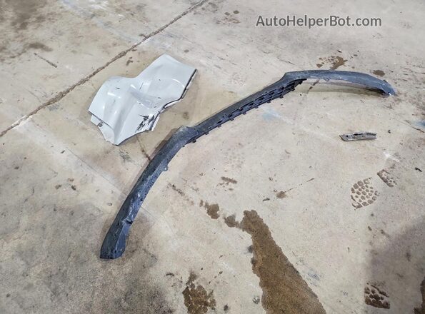 1FADP3FE0JL329949 2018 FORD FOCUS Silver 
