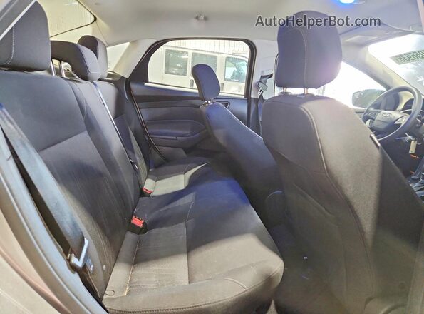 1FADP3FE0JL329949 2018 FORD FOCUS Silver 