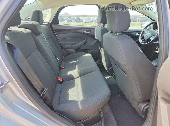 1FADP3FE1GL405302 2016 FORD FOCUS Silver Rear seats view