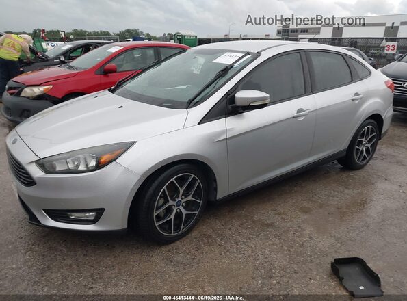 1FADP3FE1HL276494 2017 FORD FOCUS Silver Front left