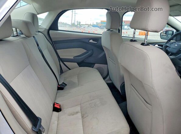 1FADP3FE2HL282708 2017 FORD FOCUS White Vista de los asientos traseros