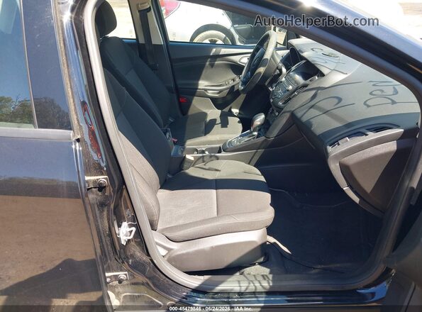 1FADP3FE3JL209451 2018 FORD FOCUS Черный Вид салона спереди