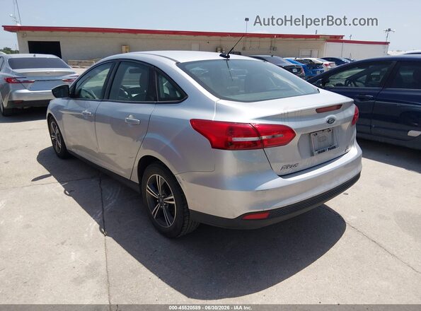 1FADP3FE8JL221241 2018 FORD FOCUS Silver Вид салону спереду