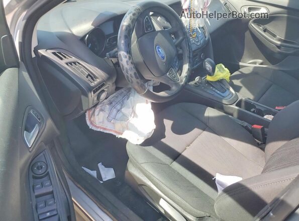 1FADP3FE9JL303169 2018 FORD FOCUS Silver Vista del salpicadero
