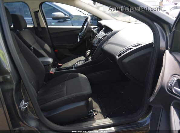 1FADP3FEXHL229769 2017 FORD FOCUS Серый Вид салона спереди