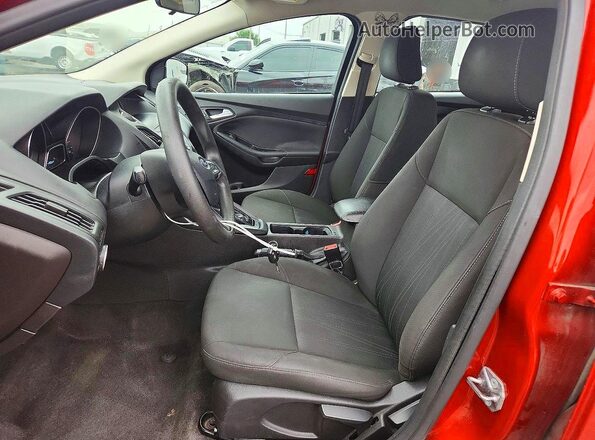 1FADP3FEXJL281800 2018 FORD FOCUS Red Widok wnętrza z przodu