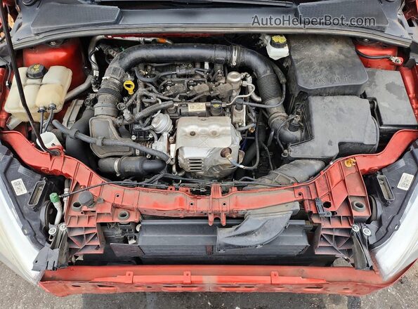 1FADP3FEXJL281800 2018 FORD FOCUS Red Widok wnętrza z tyłu