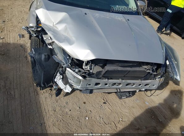 1FADP3H21HL223152 2017 FORD FOCUS Gold Front view