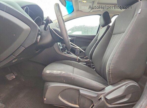 1FADP3H22HL265152 2017 FORD FOCUS Red Vista interior delantera