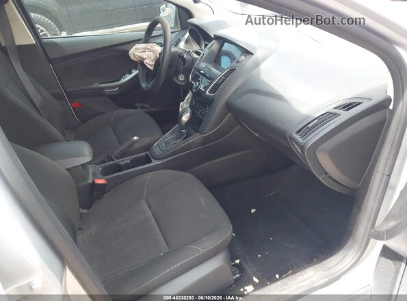 1FADP3H24HL214316 2017 FORD FOCUS Silver Widok wnętrza z przodu