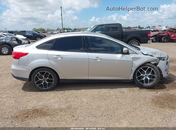 1FADP3H24HL214316 2017 FORD FOCUS Silver Widok wnętrza 360 stopni