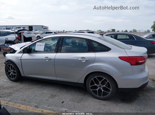 1FADP3H27HL343327 2017 FORD FOCUS Silver Սալոնի 360 աստիճան տեսք